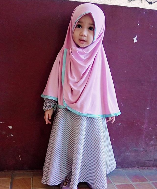 Bayi - Ghiza Ramadani, si mungil yang sudah berhijab sedari kecil © 2016 brilio.net
