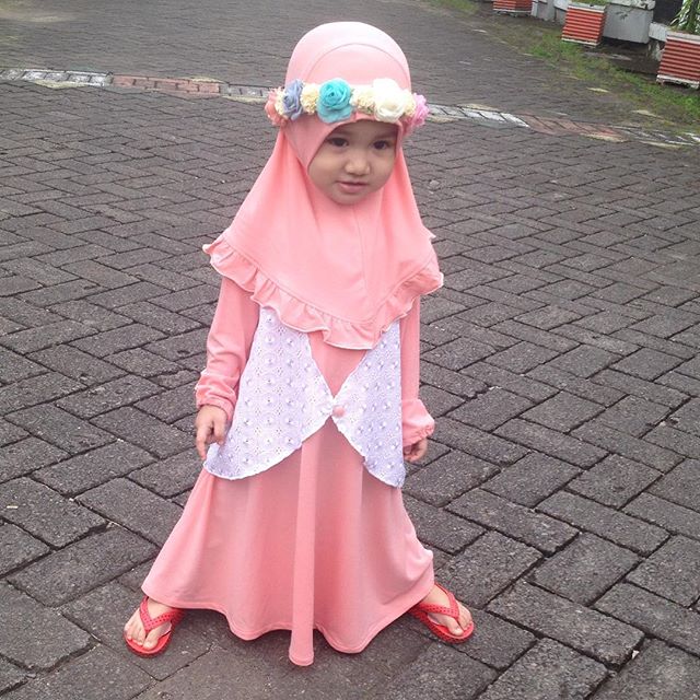 Bayi - Ghiza Ramadani, si mungil yang sudah berhijab sedari kecil © 2016 brilio.net