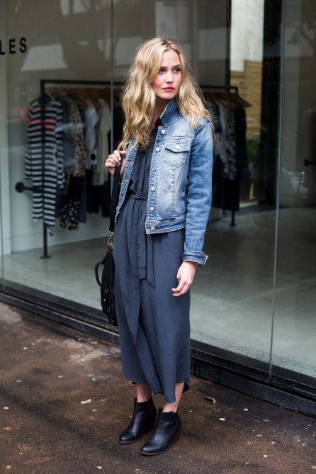 Meski pakai denim, kamu masih bisa tampil formal dengan 15 style ini 