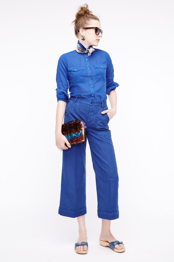 Meski pakai denim, kamu masih bisa tampil formal dengan 15 style ini 