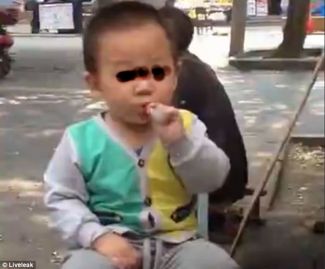 CahRokok © 2016 brilio.net