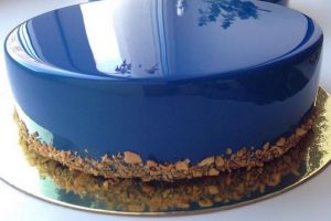 Kamu suka mirror glaze cake? Ini resepnya agar kamu bisa bikin sendiri