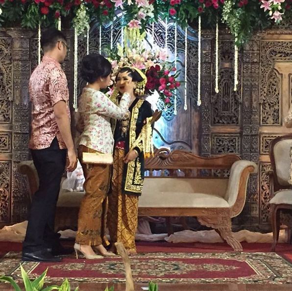 kisah pernikahan Tya dan Koko © 2016 brilio.net kisah pernikahan Tya dan Koko © 2016 brilio.net