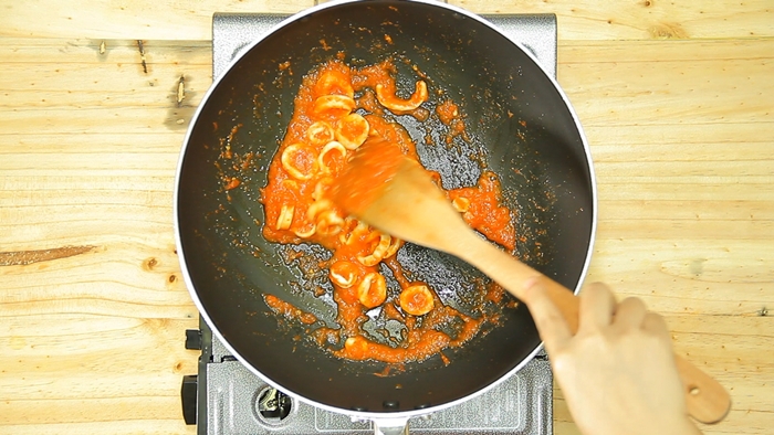 Spaghetti With Squid © 2016 brilio.net