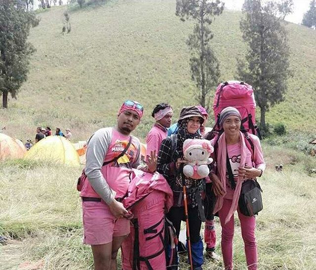 komunitas pink hikers © 2016 brilio.net
