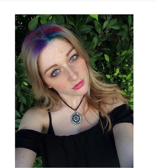 rambut akar pelangi © 2016 brilio.net rambut akar pelangi © 2016 brilio.net