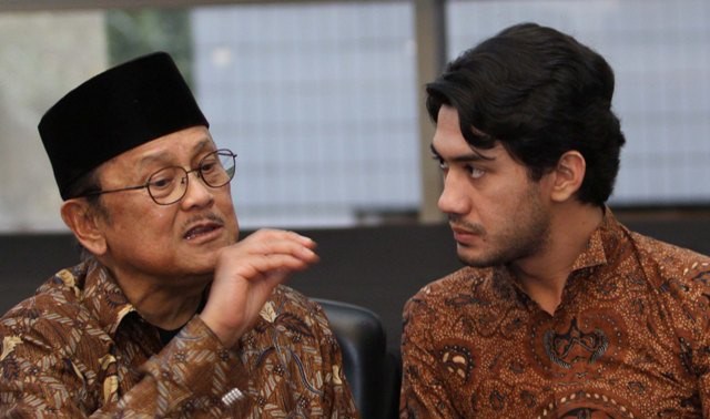 trik menarik dalam percakapan © 2016 brilio.net trik menarik dalam percakapan © 2016 brilio.net