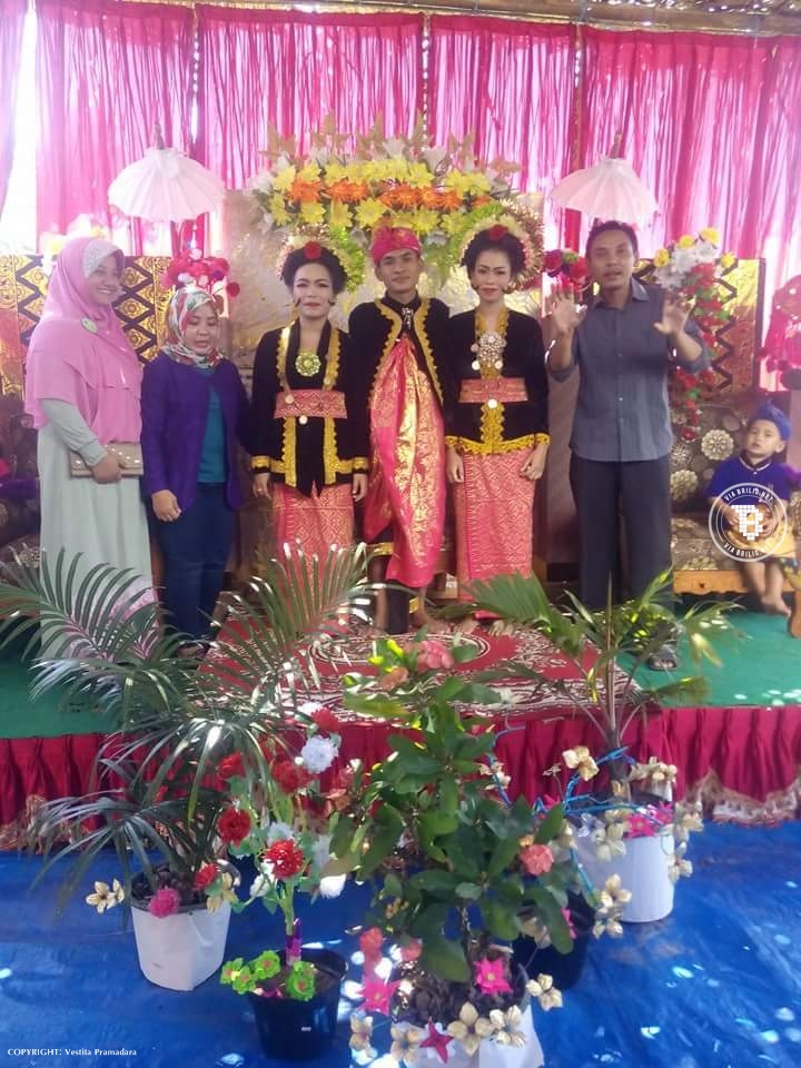 menikahi dua wanita © 2016 brilio.net menikahi dua wanita © 2016 brilio.net