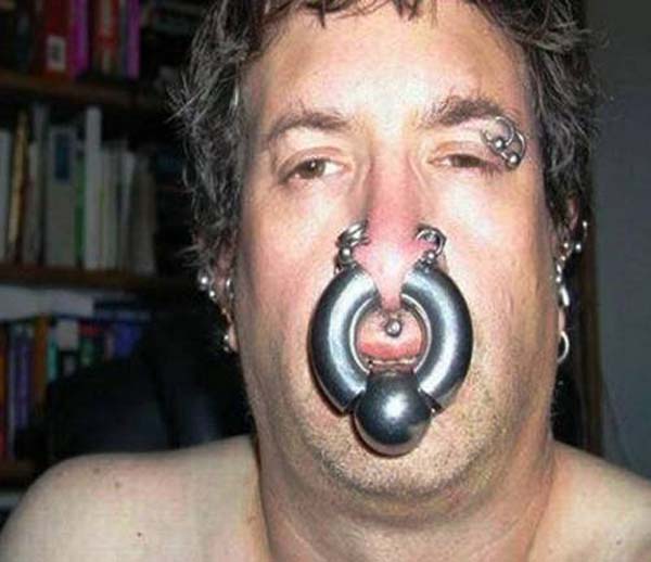 tindik berlebihan ektrim © 2016 brilio.net