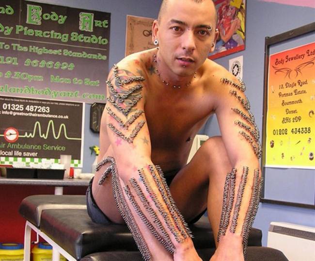 tindik berlebihan ektrim © 2016 brilio.net