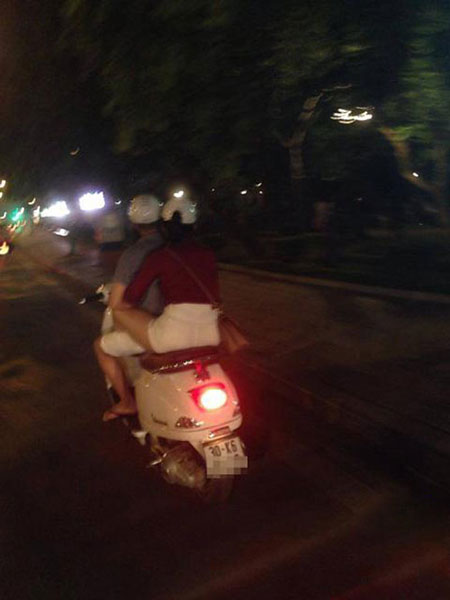 Cewek Motor Absurd © 2016 brilio.net Cewek Motor Absurd © 2016 brilio.net