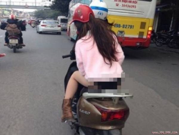 Cewek Motor Absurd © 2016 brilio.net Cewek Motor Absurd © 2016 brilio.net