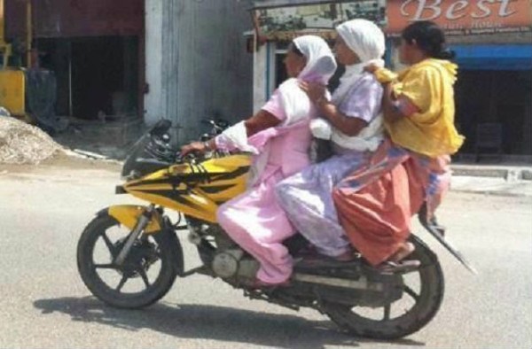 Cewek Motor Absurd © 2016 brilio.net Cewek Motor Absurd © 2016 brilio.net