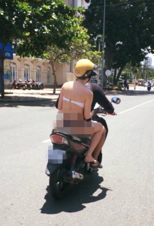 Cewek Motor Absurd © 2016 brilio.net Cewek Motor Absurd © 2016 brilio.net