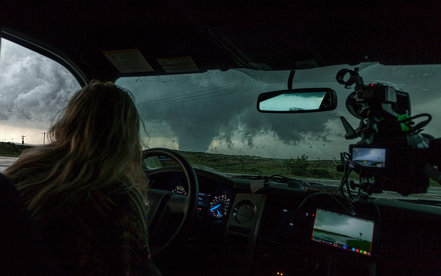 WOW - 15 Potret badai karya James Smart ini bikin kagum sekaligus deg-degan © 2016 brilio.net