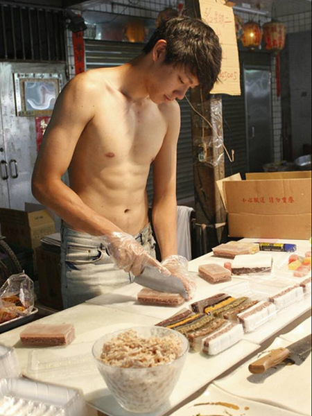 COWOK - 10 Cowok ini hebohkan sosial media karena kegantengannya, bikin gagal fokus. © 2016 brilio.net COWOK - 10 Cowok ini hebohkan sosial media karena kegantengannya, bikin gagal fokus. © 2016 brilio.net