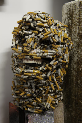 Seniman ini ubah rokok jadi karya seni yang ciamik banget! 