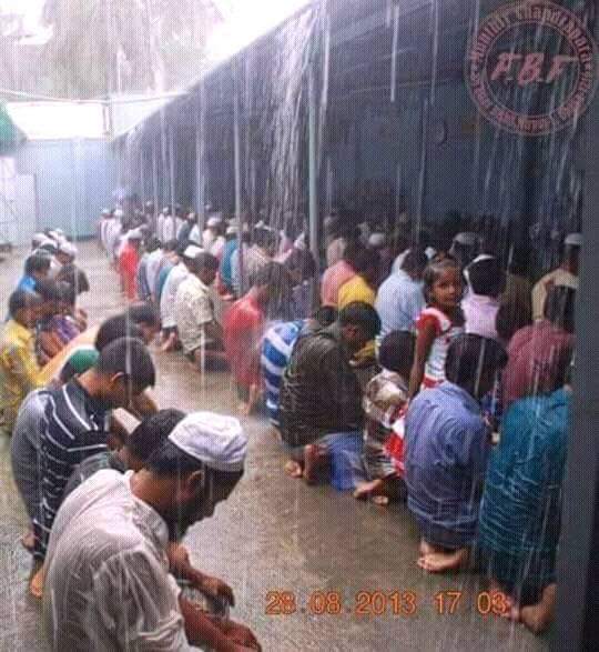 foto orang salat bikin malu malas salat  © 2016 brilio.net foto orang salat bikin malu malas salat  © 2016 brilio.net