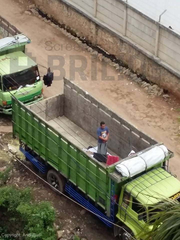 foto orang salat bikin malu malas salat  © 2016 brilio.net foto orang salat bikin malu malas salat  © 2016 brilio.net