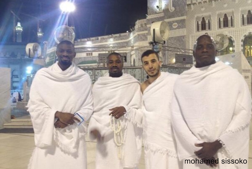 pemain bola umroh  © 2016 brilio.net pemain bola umroh  © 2016 brilio.net