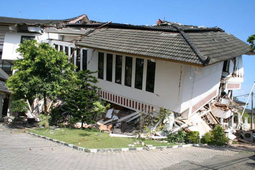20 Foto ini buktikan dahsyatnya gempa di Jogja 10 tahun ...