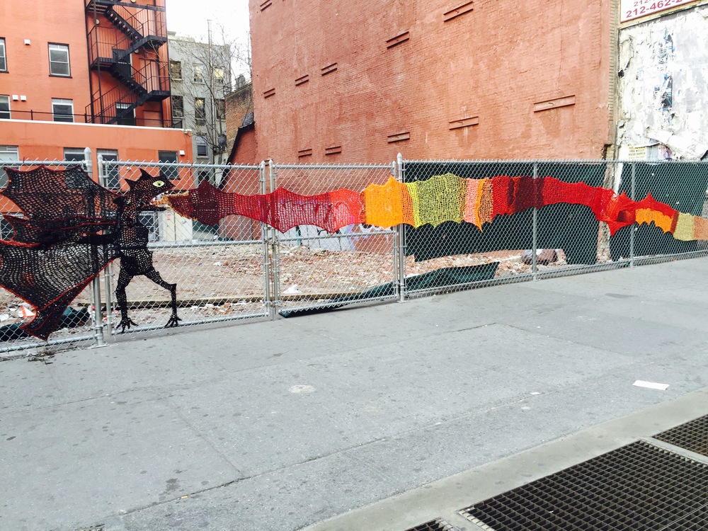 WOW - 20 Foto street art dari rajutan ini bikin jalanan terasa lebih hidup © 2016 brilio.net WOW - 20 Foto street art dari rajutan ini bikin jalanan terasa lebih hidup © 2016 brilio.net