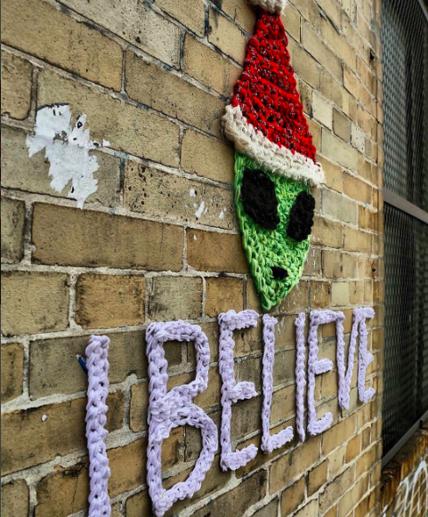 WOW - 20 Foto street art dari rajutan ini bikin jalanan terasa lebih hidup © 2016 brilio.net WOW - 20 Foto street art dari rajutan ini bikin jalanan terasa lebih hidup © 2016 brilio.net