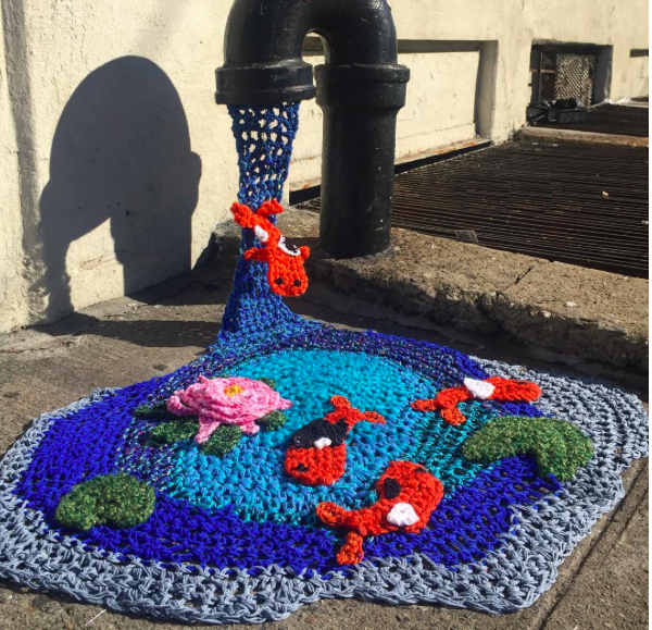 WOW - 20 Foto street art dari rajutan ini bikin jalanan terasa lebih hidup © 2016 brilio.net WOW - 20 Foto street art dari rajutan ini bikin jalanan terasa lebih hidup © 2016 brilio.net