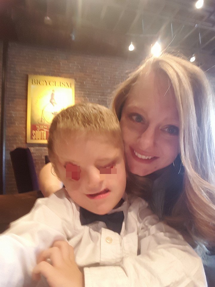 Lacey Buchanan BLUR © 2016 brilio.net Lacey Buchanan BLUR © 2016 brilio.net