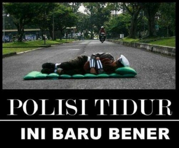polisi tidur  © 2016 brilio.net polisi tidur  © 2016 brilio.net