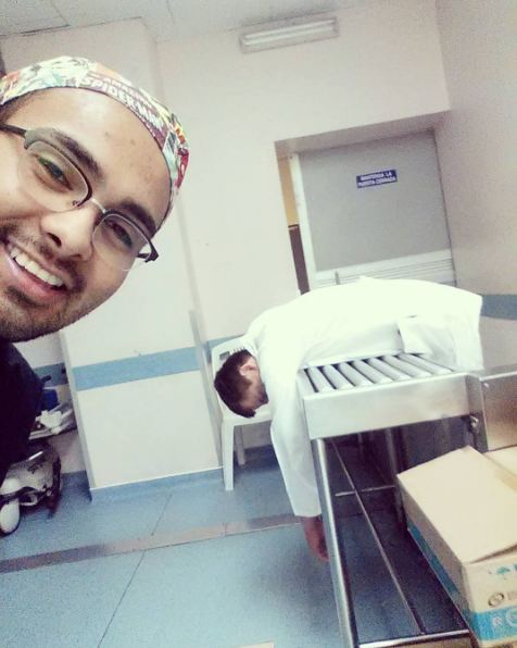 foto dokter kelelahan ini bukti kalau mereka juga manusia biasa © 2016 brilio.net foto dokter kelelahan ini bukti kalau mereka juga manusia biasa © 2016 brilio.net