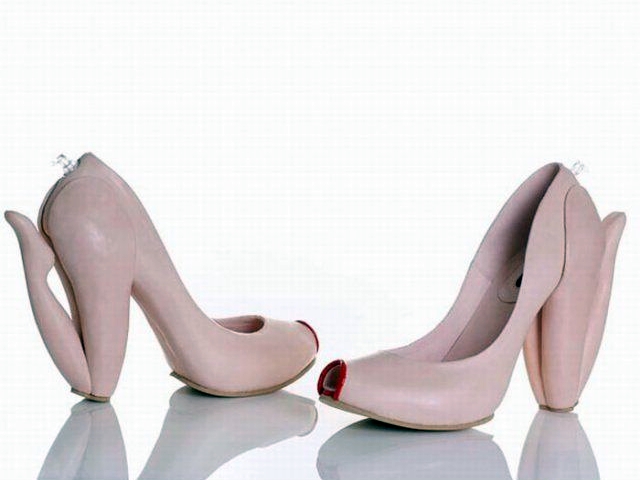 25 Model alas kaki ini super nyeleneh, idenya liar banget!