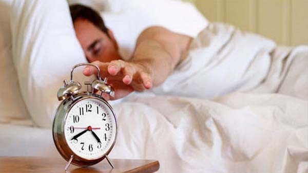 Selain dibangunin alarm, ini 5 tips supaya kamu nggak telat sahur