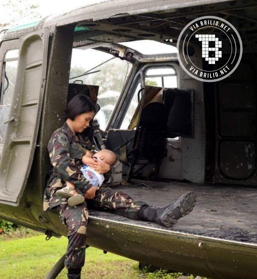 foto ibu menyusui tak kenal tempat ini bikin kamu makin cinta ibu © 2016 brilio.net foto ibu menyusui tak kenal tempat ini bikin kamu makin cinta ibu © 2016 brilio.net