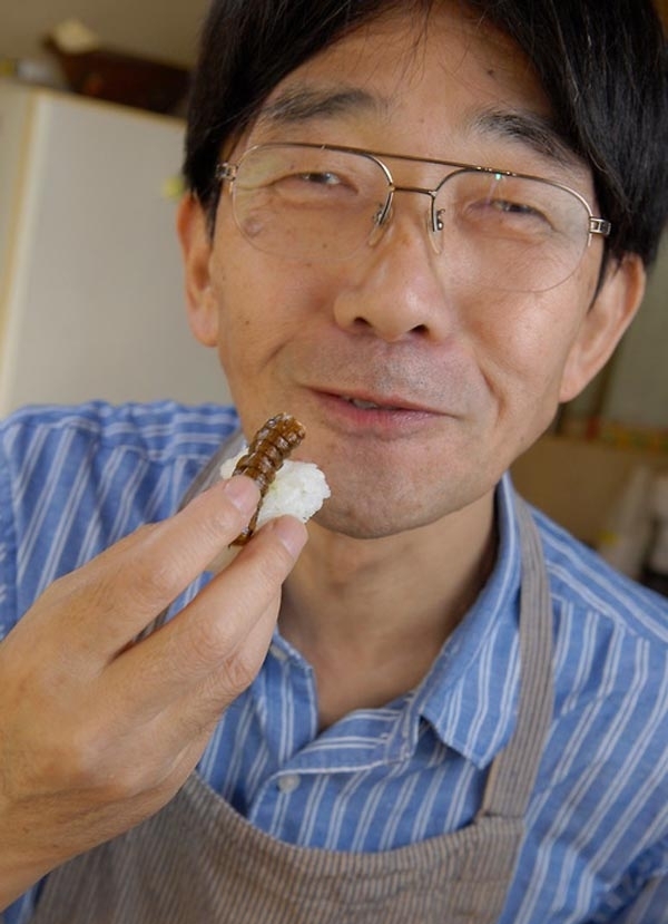 20 Orang makan serangga © 2016 brilio.net