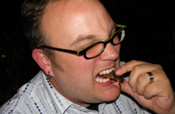 20 Orang makan serangga © 2016 brilio.net