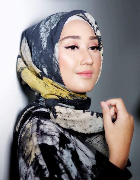 hijab ala artis © 2016 brilio.net