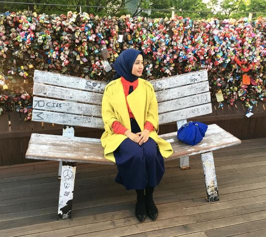 hijab ala artis © 2016 brilio.net