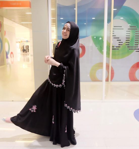 hijab ala artis © 2016 brilio.net