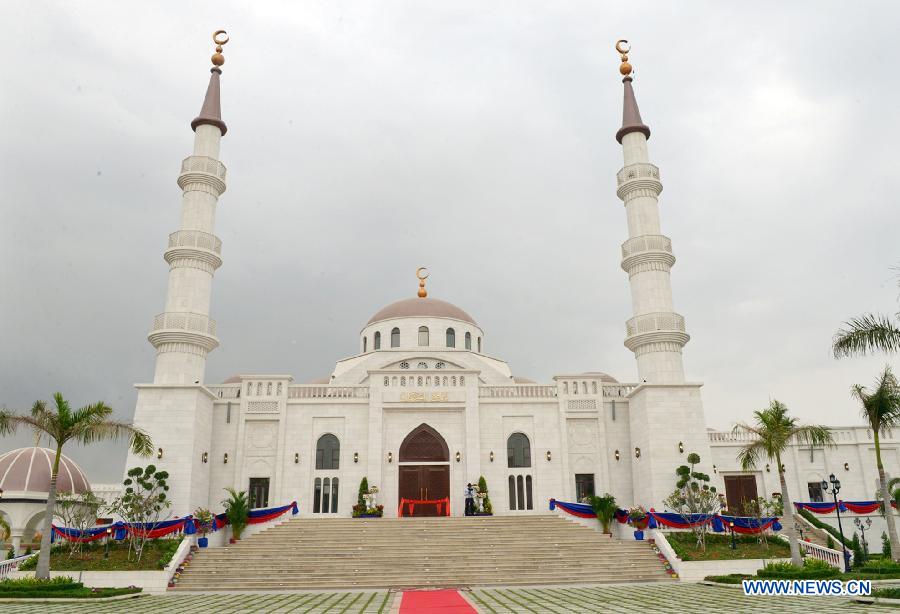 Meski minoritas penduduk muslim, 10 negara ini punya masjid megah lho!