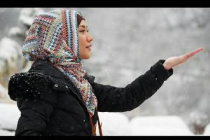 Unggah foto berhijab, BCL banjir sanjungan netizen