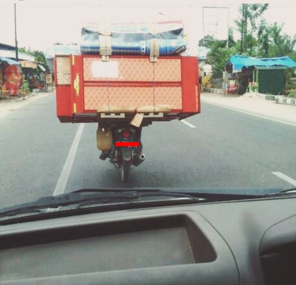 kelakuan berbahaya di jalanan ini tak pantas kamu tiru © 2016 brilio.net kelakuan berbahaya di jalanan ini tak pantas kamu tiru © 2016 brilio.net