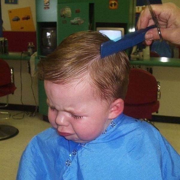 Bayi - 15 Ekspresi balita sedang potong rambut ini bikin geli lihatnya © 2016 brilio.net