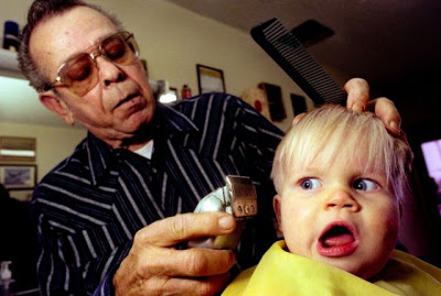 Bayi - 15 Ekspresi balita sedang potong rambut ini bikin geli lihatnya © 2016 brilio.net