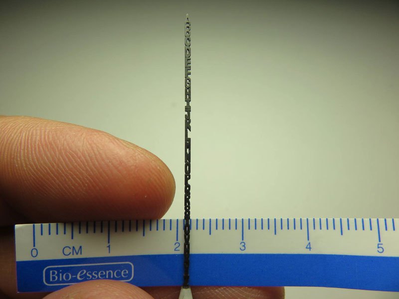 Luar biasa! Seniman ini mengukir pensil mekanik berukuran 0,5 mm