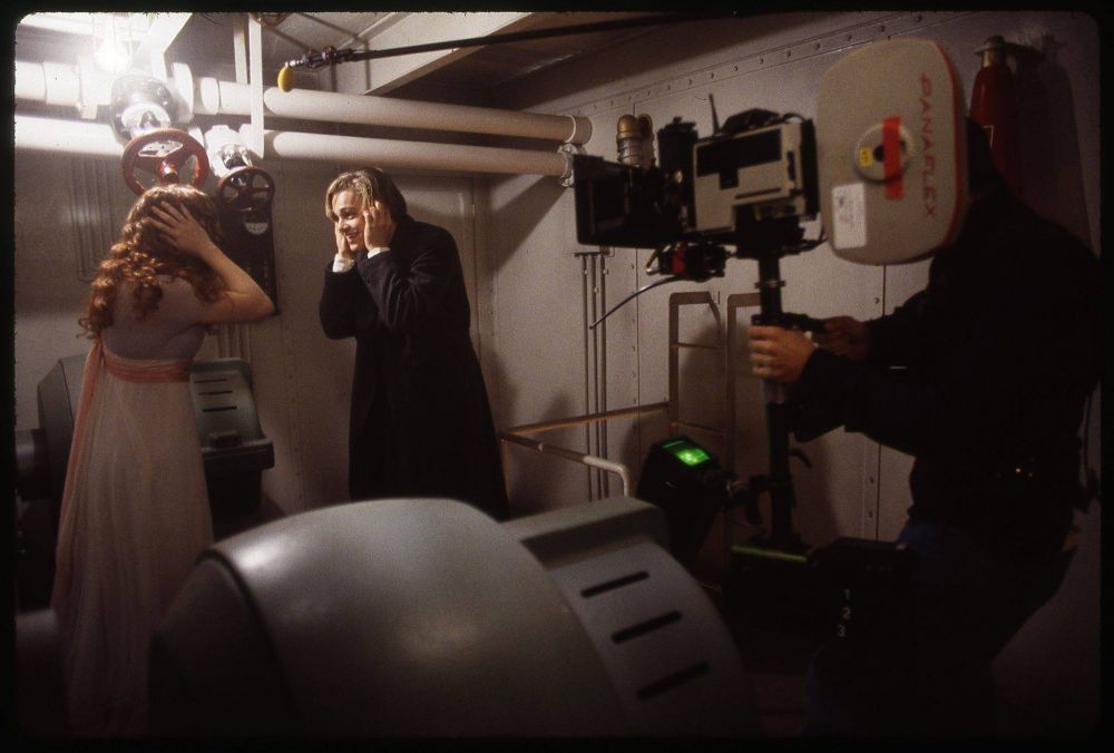 behind titanic © 2016 brilio.net behind titanic © 2016 brilio.net