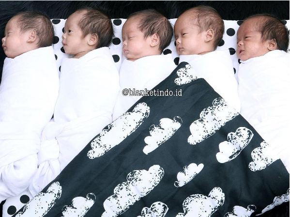BAYI - 20 Potret bayi AIUEO, si kembar lima dari Cirebon © 2016 brilio.net