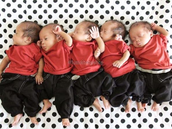 BAYI - 20 Potret bayi AIUEO, si kembar lima dari Cirebon © 2016 brilio.net