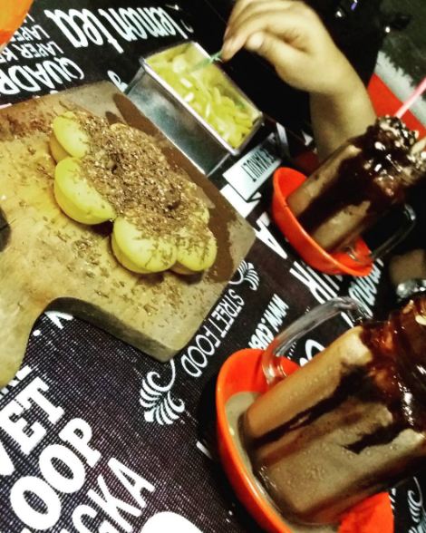 10 Tempat makan di Bekasi yang bikin lidahmu kecanduan