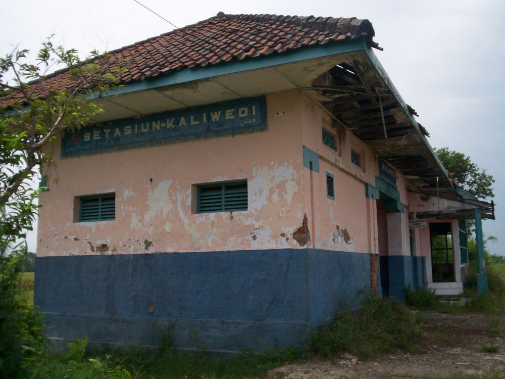 Stasiun kereta api paling angker di Indonesia © 2016 brilio.net